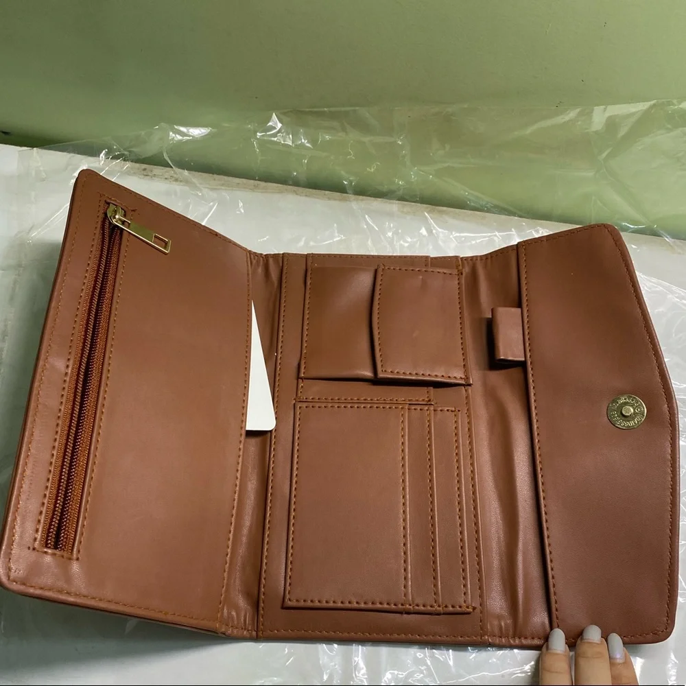 🎁Brand new Clutch/wallet - Picture 8 of 9